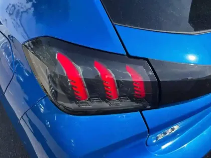 Photo 16 Peugeot 208  PureTech 100 S&S EAT8