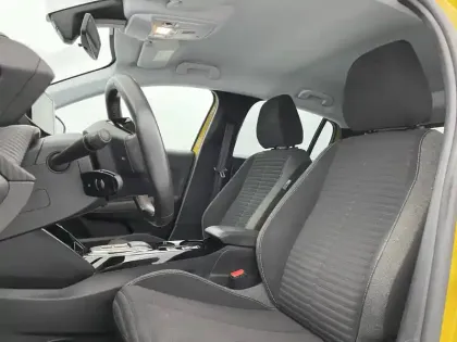 Photo 13 Peugeot 208  Electrique 50 kWh 136ch