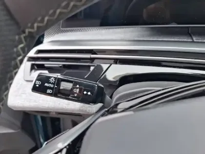 Photo 30 Peugeot 3008  Hybrid 136 e-DCS6