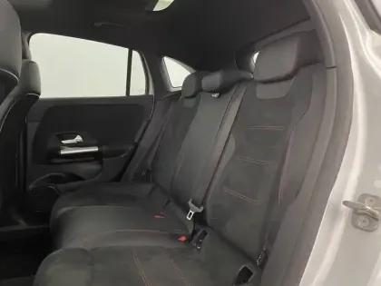 Photo 15 Mercedes GLA  250 e 8G-DCT