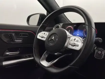 Photo 24 Mercedes GLA  250 e 8G-DCT