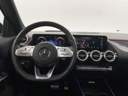 Photo 15 Mercedes GLA  250 e 8G-DCT