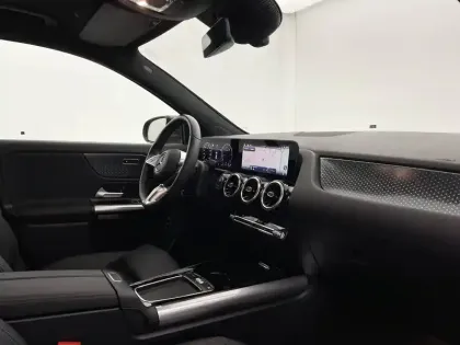 Photo 25 Mercedes GLA  200 d 8G-DCT