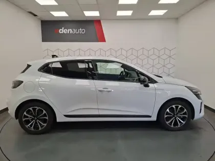 Photo 16 Renault Clio  E-Tech full hybrid 145 ch GSR2
