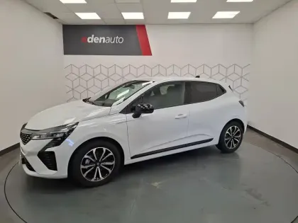Photo 8 Renault Clio  E-Tech full hybrid 145 ch GSR2