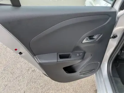 Photo 16 Opel Corsa  Electrique 136 ch & Batterie 50 kw/h
