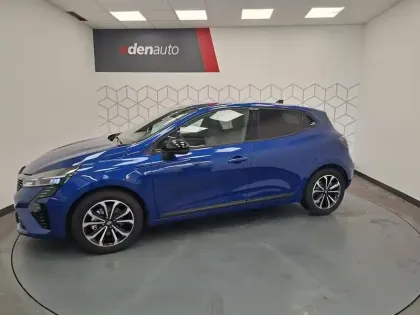 Photo 8 Renault Clio  E-Tech full hybrid 145 ch GSR2