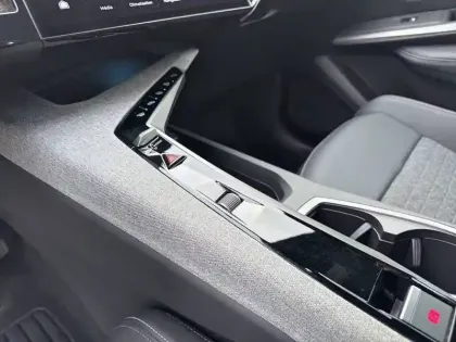 Photo 17 Peugeot 3008  Electrique 210 ch 73 kWh