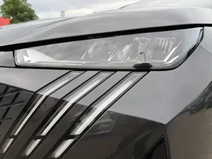 Photo 10 Peugeot 3008  Electrique 210 ch 73 kWh