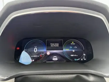 Photo 9 Renault Captur  E-TECH Plug-In Hybride 160 initiale Paris