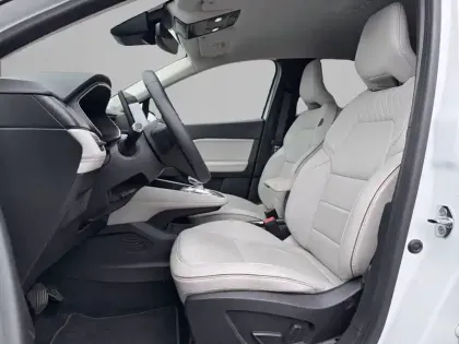 Photo 10 Renault Captur  E-TECH Plug-In Hybride 160 initiale Paris