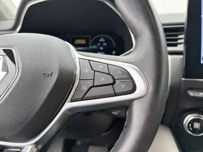 Photo 20 Renault Captur  E-TECH Plug-In Hybride 160 initiale Paris