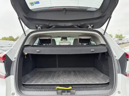 Photo 5 Renault Captur  E-TECH Plug-In Hybride 160 initiale Paris