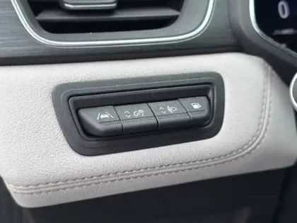 Photo 23 Renault Captur  E-TECH Plug-In Hybride 160 initiale Paris