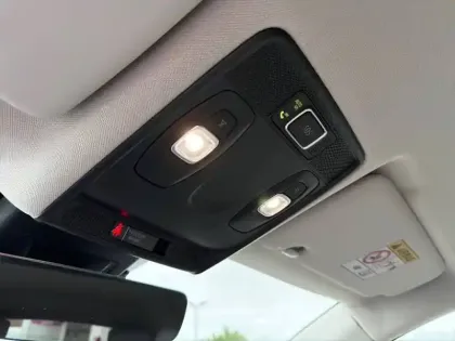 Photo 18 Renault Captur  E-TECH Plug-In Hybride 160 initiale Paris