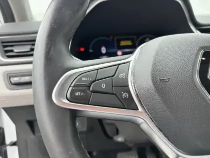 Photo 19 Renault Captur  E-TECH Plug-In Hybride 160 initiale Paris