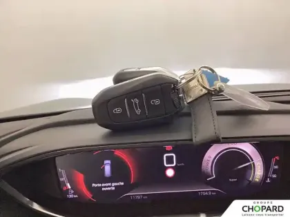 Photo 13 Peugeot 5008  Hybrid 136 e-DCS6