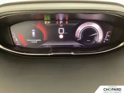 Photo 16 Peugeot 5008  Hybrid 136 e-DCS6