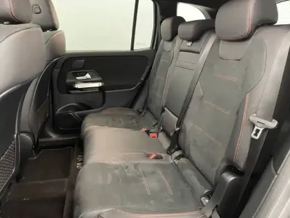 Photo 15 Mercedes GLB  200 7G-DCT