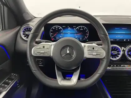 Photo 22 Mercedes GLB  200 7G-DCT