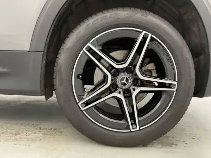 Photo 12 Mercedes GLB  200 7G-DCT