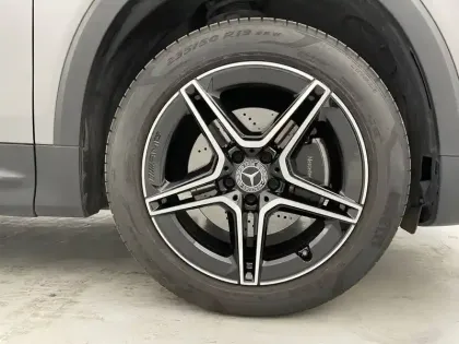 Photo 16 Mercedes GLB  200 7G-DCT