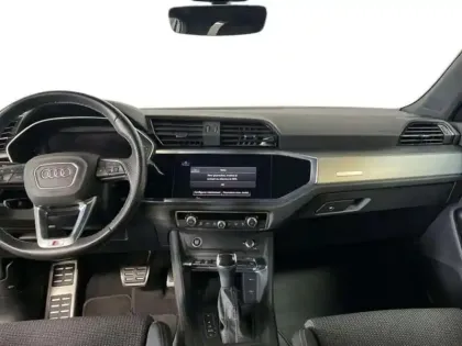 Photo 7 Audi Q3 45 TFSIe 245 ch S tronic 6 S line