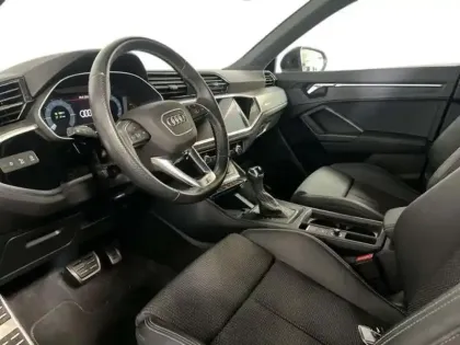 Photo 8 Audi Q3 45 TFSIe 245 ch S tronic 6 S line