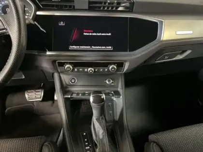 Photo 9 Audi Q3 45 TFSIe 245 ch S tronic 6 S line