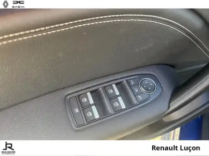 Photo 13 Renault Captur  1.6 E-Tech full hybrid 145ch Techno