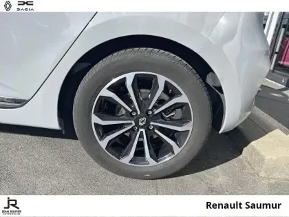 Photo 7 Renault Clio  1.6 E-Tech 145ch full hybrid Techno