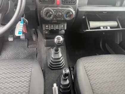 Photo 10 Suzuki Jimny  1.5 VVT Privilège