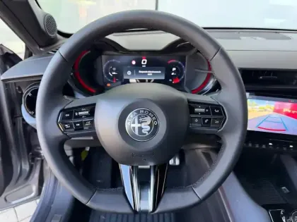 Photo 13 Alfa Romeo Junior  1.2 Ibrida 145ch Sprint e-DCT6