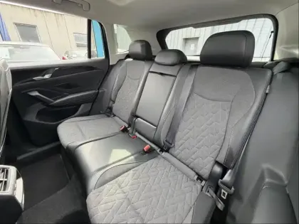 Photo 14 Volkswagen Tiguan  1.5 eTSI 130ch VW Edition DSG7