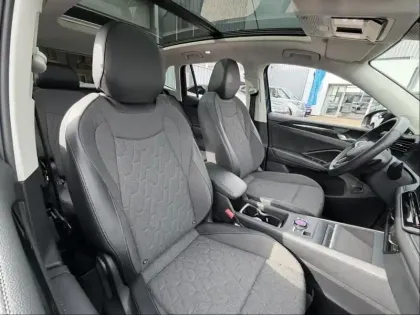 Photo 12 Volkswagen Tiguan  1.5 eTSI 130ch VW Edition DSG7