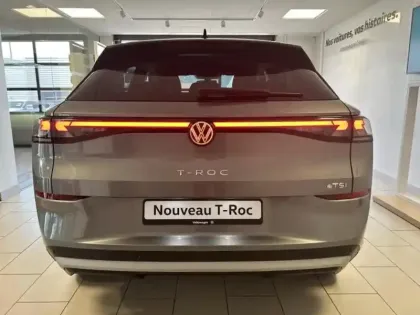 Photo 8 Volkswagen T-roc  1.5 eTSI 116ch Style DSG7