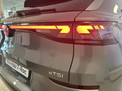 Photo 9 Volkswagen T-roc  1.5 eTSI 116ch Style DSG7