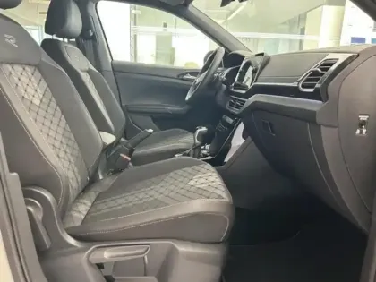 Photo 13 Volkswagen T-cross  1.0 TSI 116ch R-Line Edition DSG7