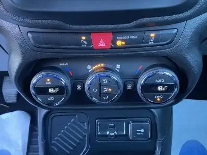 Photo 9 Jeep Renegade 1.6 MJet S&S 120 Brooklyn Limited