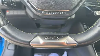 Photo 19 Peugeot 208  PureTech 100 S&S EAT8
