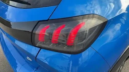 Photo 25 Peugeot 208  PureTech 100 S&S EAT8