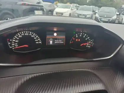 Photo 11 Peugeot 208  PureTech 100 S&S BVM6
