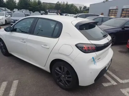 Photo 7 Peugeot 208  PureTech 100 S&S BVM6