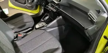 Photo 14 Peugeot 208  Hybrid 110 ch e-DCS6