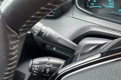 Photo 21 Peugeot 208  Electrique 50 kWh 136ch