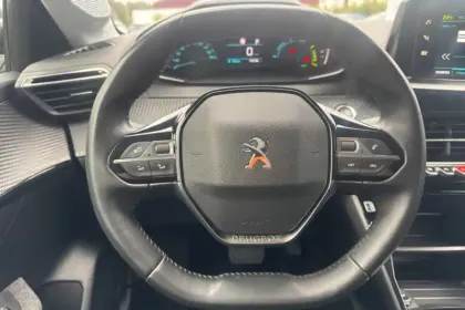 Photo 13 Peugeot 208  Electrique 50 kWh 136ch
