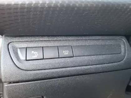 Photo 17 Peugeot 2008  PureTech 110ch S&S BVM6