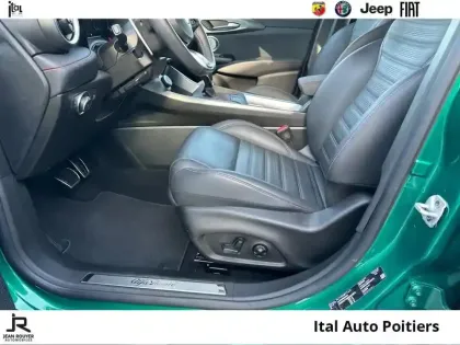 Photo 8 Alfa Romeo Tonale  1.3 PHEV 280ch Tributo Italiano AT6 e-Q4