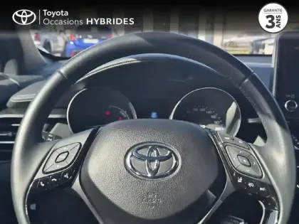 Photo 12 Toyota C-HR  2.0 Hybride 184ch Design Ultimate E-CVT