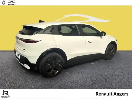 Photo 12 Renault Megane  E-Tech Electric 130ch Equilibre autonomie urbaine -24